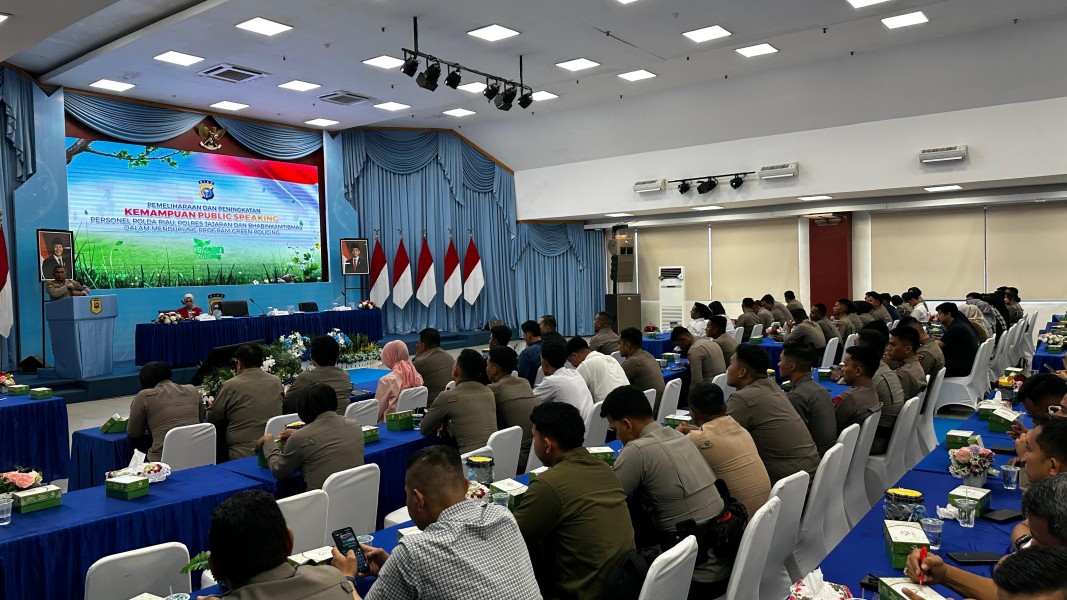 Polda Riau Gelar Pelatihan Public Speaking Dukung Program Green Policing