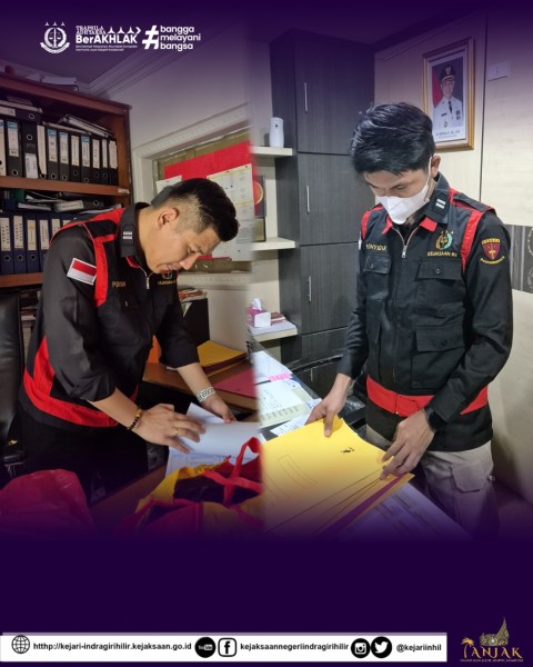 BREAKING NEWS !!! Kejari Inhil Geledah Kantor PUTR Inhil, Ada Apa?