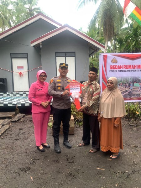 Polsek Tembilahan Polres Inhil Polda Riau Resmikan Bedah Rumah Merdeka untuk Warga Tidak Mampu