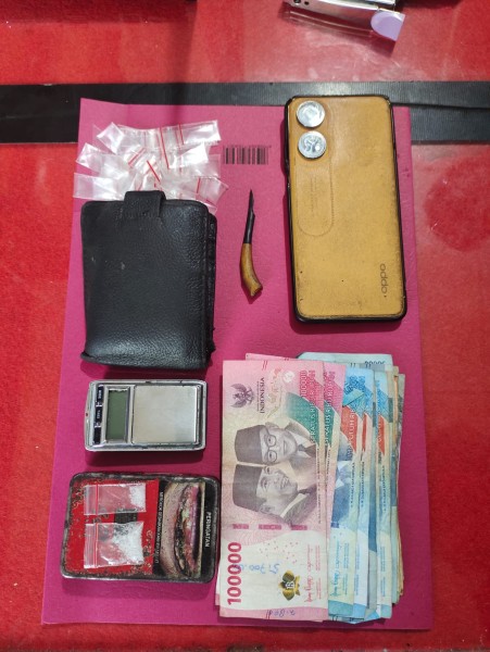 Polsek Kemuning Ungkap Kasus Narkotika, Seorang Pemuda Diamankan dengan Barang Bukti Sabu