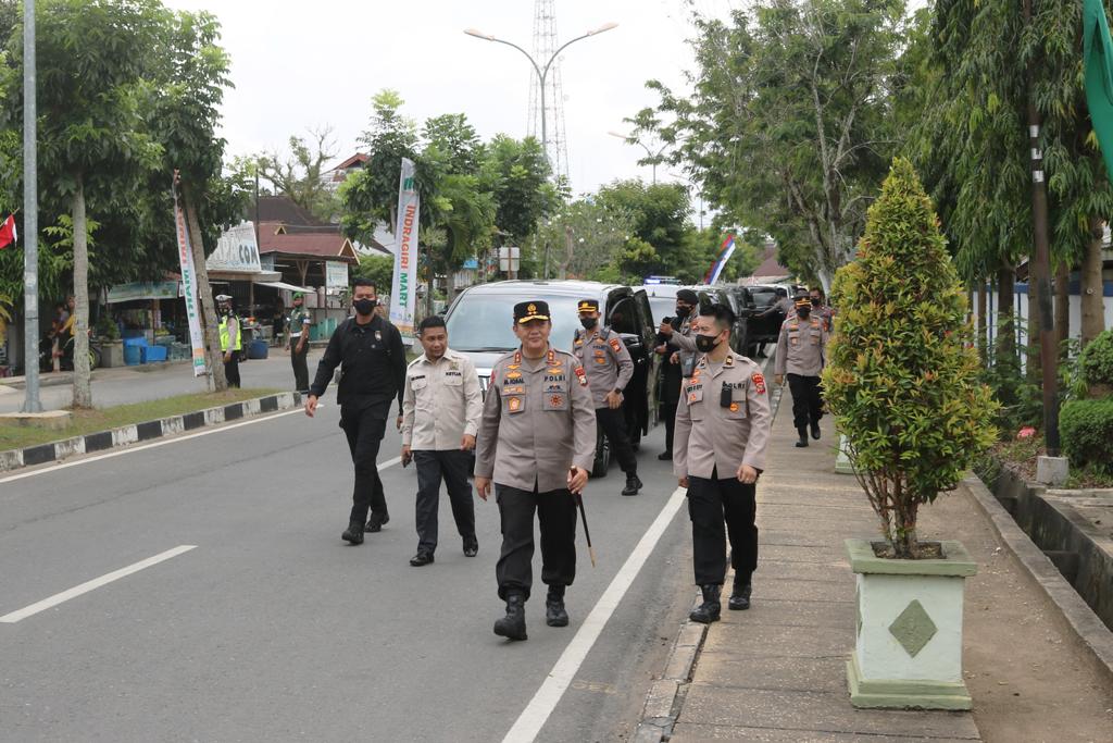 Kunjungan Kerja ke Inhu, Kapolda Irjen Iqbal Resmikan Penggunaan Mako Polsek Pasir Penyu.