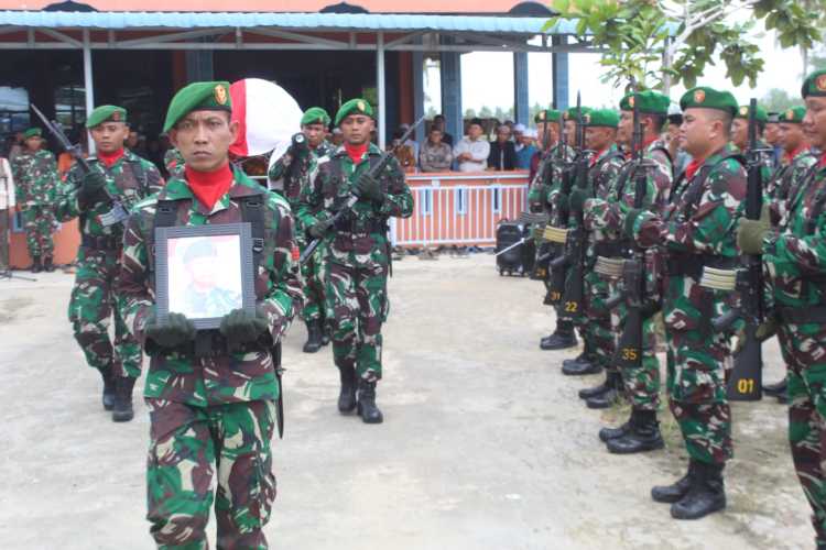 Dandim 0314/Inhil Pimpin Upacara Pemakam Militer Terhadap Purn TNI AD.