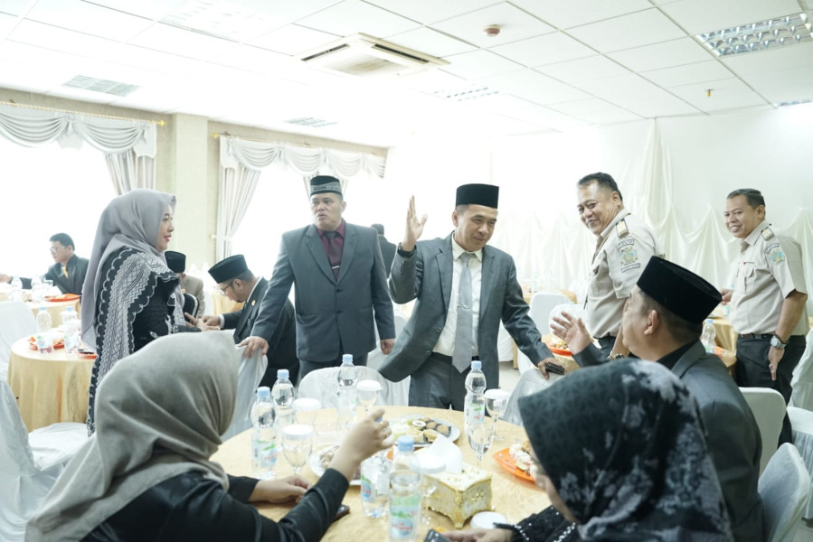 Bakal Calon Bupati Inhil Bang Ferry Hadiri Pelantikan DPRD Inhil 2024-2029