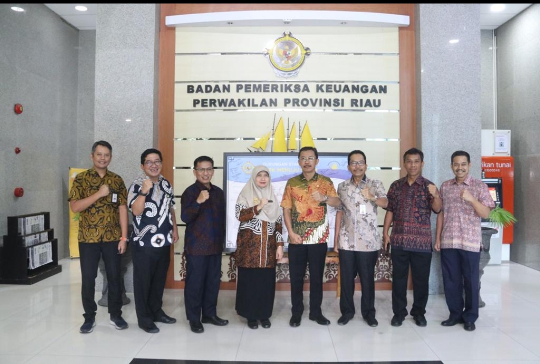 Usai Shalat Jumat, Kajati Supardi Bertandang ke BPK Perwakilan Riau
