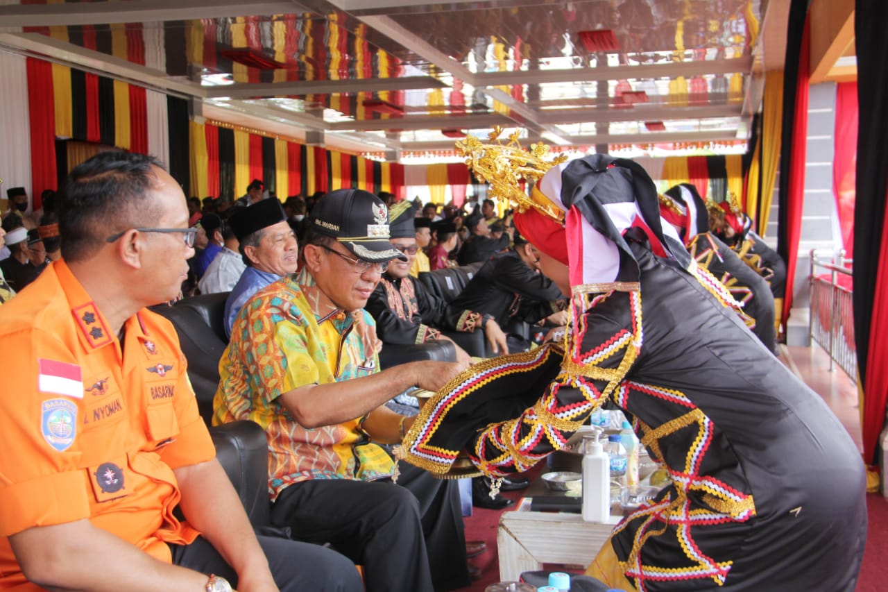 Dibuka oleh Menparekraf, Bupati Inhil Hadiri Pembukaan Festival Pacu Jalur di Kuansing