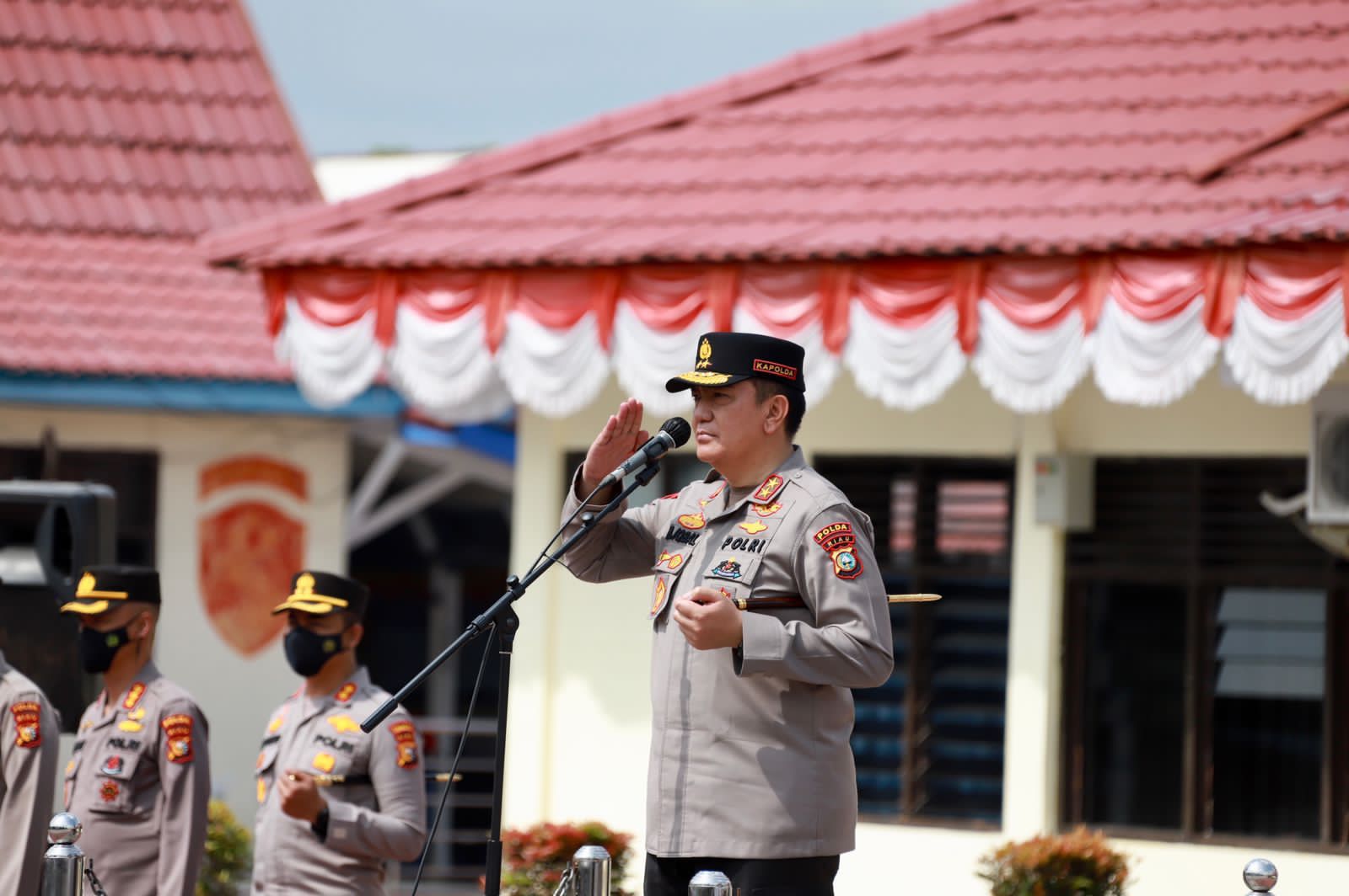 Pimpin Apel di Mapolres Inhu, Kapolda Riau Irjen Iqbal : Polisi Adalah Pelindung, Pelayan dan Pengayom Masyarakat.