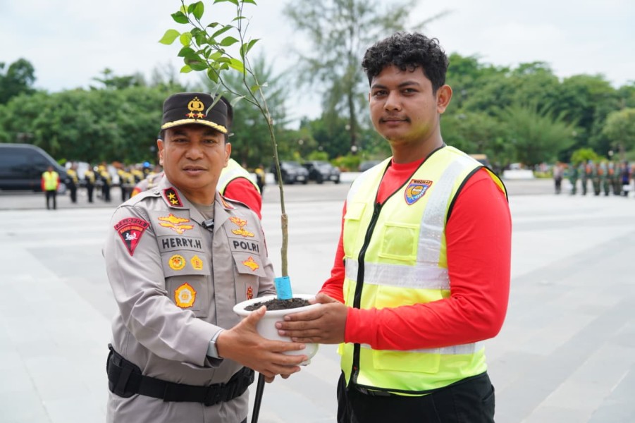 Kapolda Riau Pimpin Apel Satkamling di Dumai