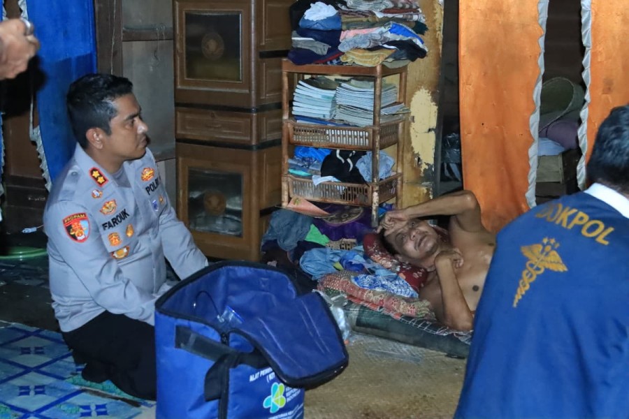 Kapolres Indragiri Hilir Kunjungi Korban Bencana Banjir di Kemuning