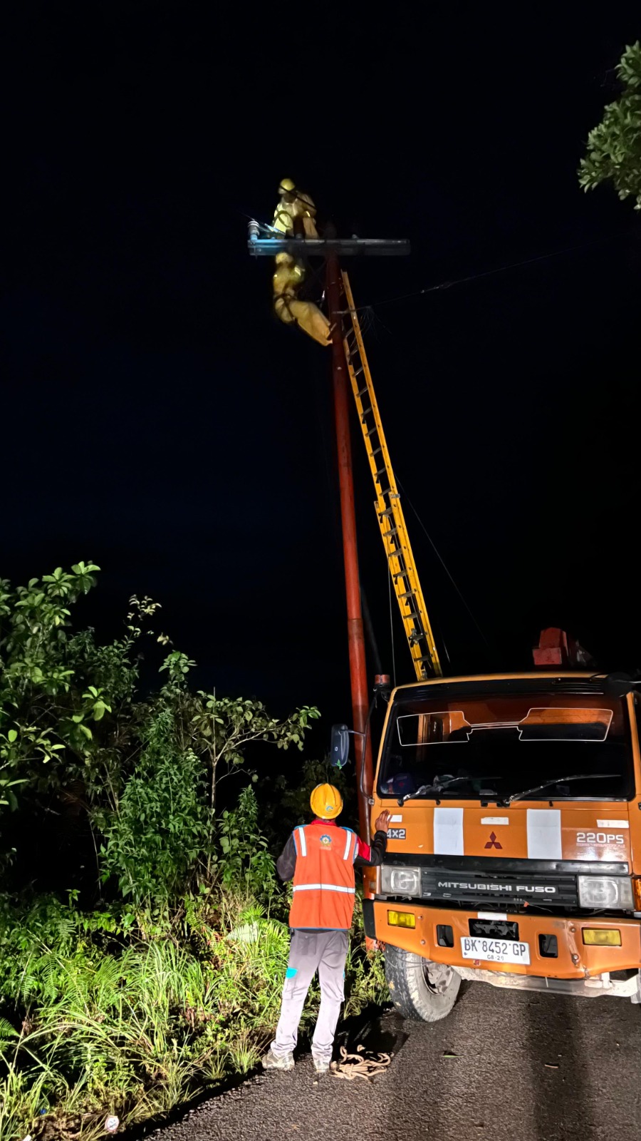 Ratusan Petugas dikerahkan, PLN Sumut Perkuat Siaga Kelistrikan Akibat Cuaca Ekstrem - Keselamatan Jadi Prioritas Utama
