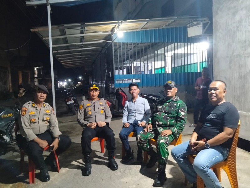 Kapolsek Kateman Bersama Forkopimcam Turun Langsung Monitoring Ibadah Natal 2025 di Kecamatan Kateman