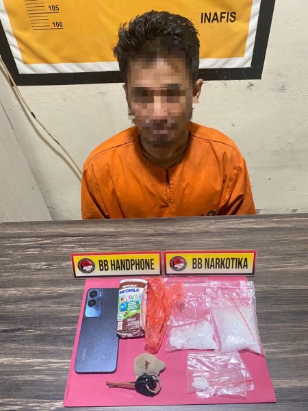Digerebek di Jalan, Pria Tembilahan Hulu Ketahuan Simpan Shabu di Rumah,Total 81,36 Gram!