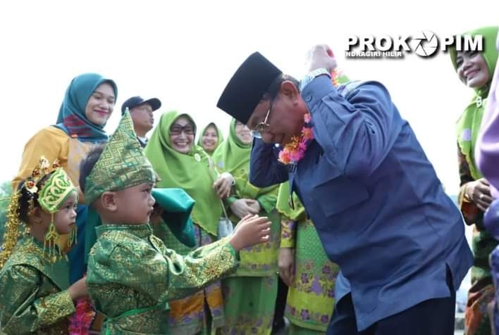 Bupati HM Wardan Apresiasi Pengukuhan Bapak dan Bunda Asuh Anak Stunting di Teluk Belengkong