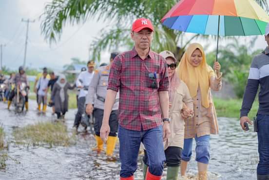 Warga Terdampak Banjir di Sungai Bakau Sinaboi, Ini Respon Bupati Rohil