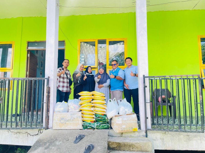 Tunjukkan Kepedulian, Manajer PT PLN Nusantara Power Services Kunjungi Panti Lansia di Tembilahan