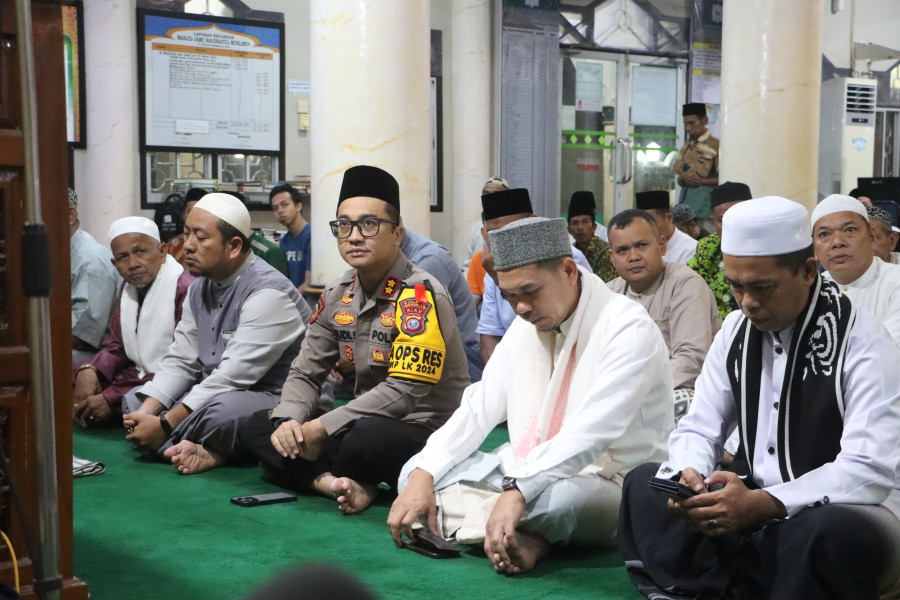 Colling System, Polres Inhil Laksanakan Safari Subuh Berjamaah di Mesjid Jami Raudhatul Muslimin