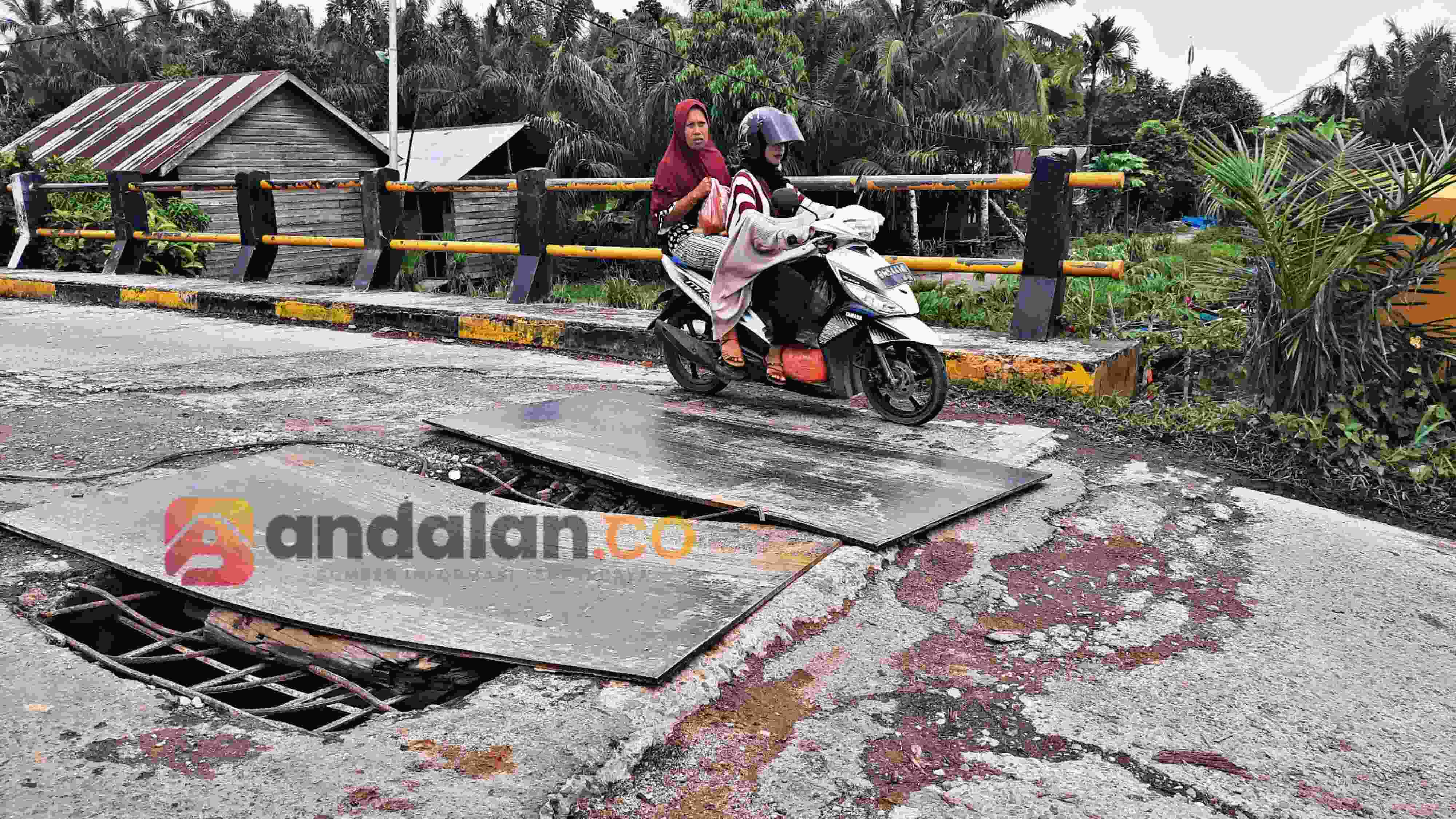 Sudah Berkoordinasi Dengan Provinsi, DPUTR Rohil Prioritaskan Perbaikan Jembatan Parit Aman, Kecamatan Bangko.