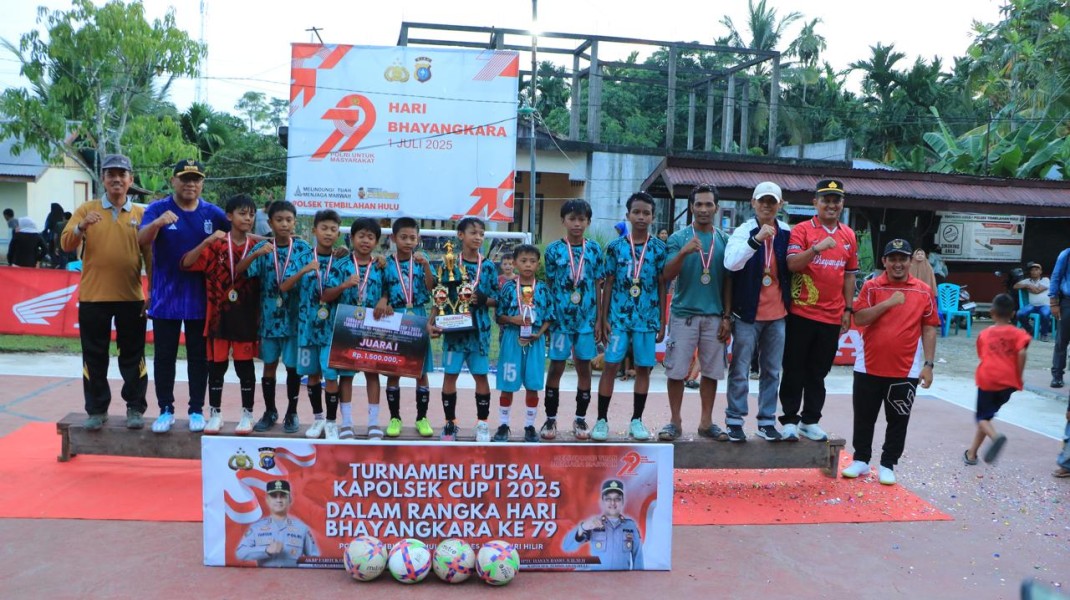 DAIMAN NAJA FC Juara Turnamen Futsal Kapolsek Cup I Tembilahan: Semangat Sportivitas Warnai Hari Bhayangkara ke-79