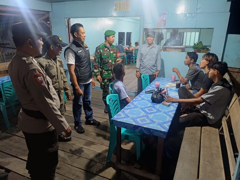 Forkopincam Concong dan Polsek Gelar Patroli Bersama, Pastikan Situasi Aman dan Kondusif