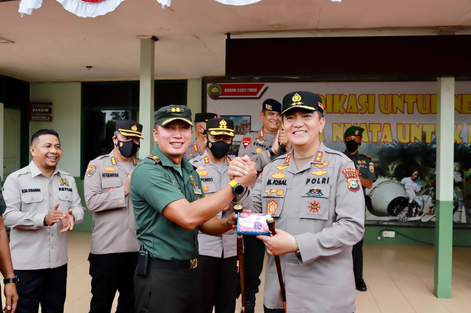 Kunjungi Kodim 0302/Inhu, Kapolda Riau Irjen Iqbal : Jaga dan Tingkatkan Sinergitas Soliditas TNI - Polri untuk Masyarakat