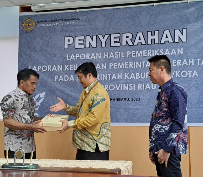 Ketua DPRD Rohil Apresiasi LHP Laporan Keuangan Pemkab Rohil