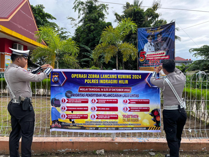 Kampanye Keselamatan Berkendara, Satlantas Polresta Indragiri Hilir Pasang Spanduk dan Baliho