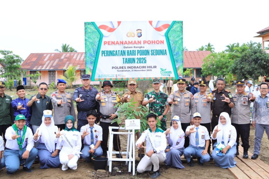Polres Indragiri Hilir dan Forkopimda Ikuti Tanam 21 Ribu Pohon secara Serentak