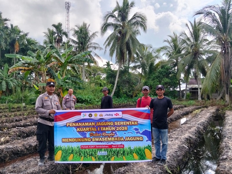 Polsek KSKP Tembilahan Mendukung Program Swasembada Pangan dengan Menanam Jagung Pipil