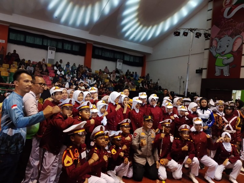 Wakili Polres Inhil, SDN 004 Tembilahan Kota Tampil Memukau di Festival Pocil yang Digelar Polda Riau